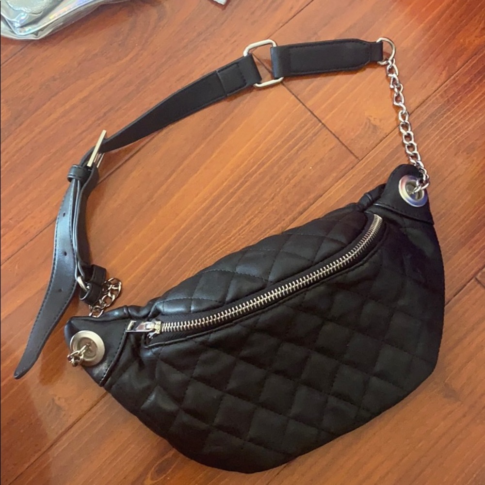Black chain Fanny pack